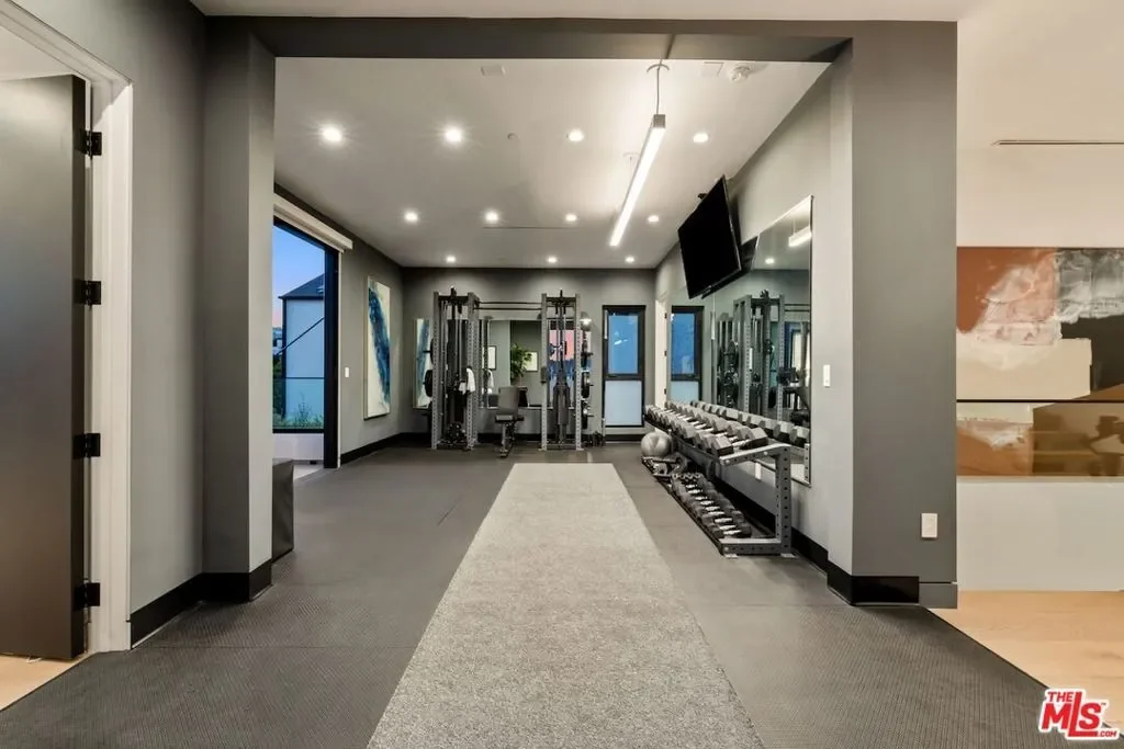 818 N Curson Avenue, Los Angeles, California, United States. - Photo 31