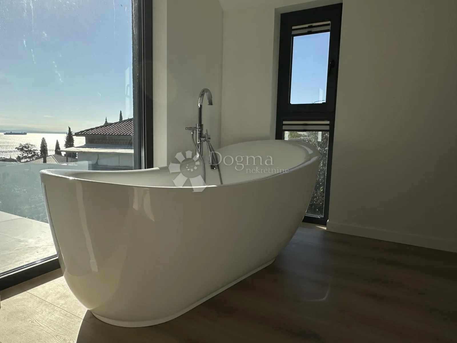 Gallery photo 11