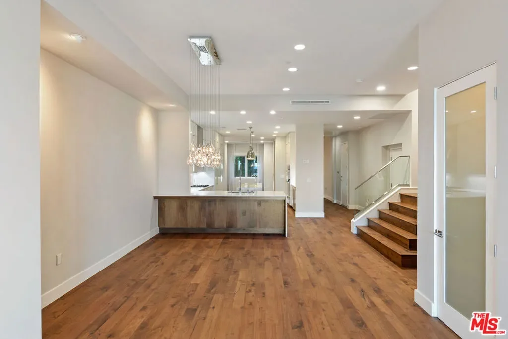 22065 Pacific Coast Highway 7, Malibu, California, United States. - Photo 39