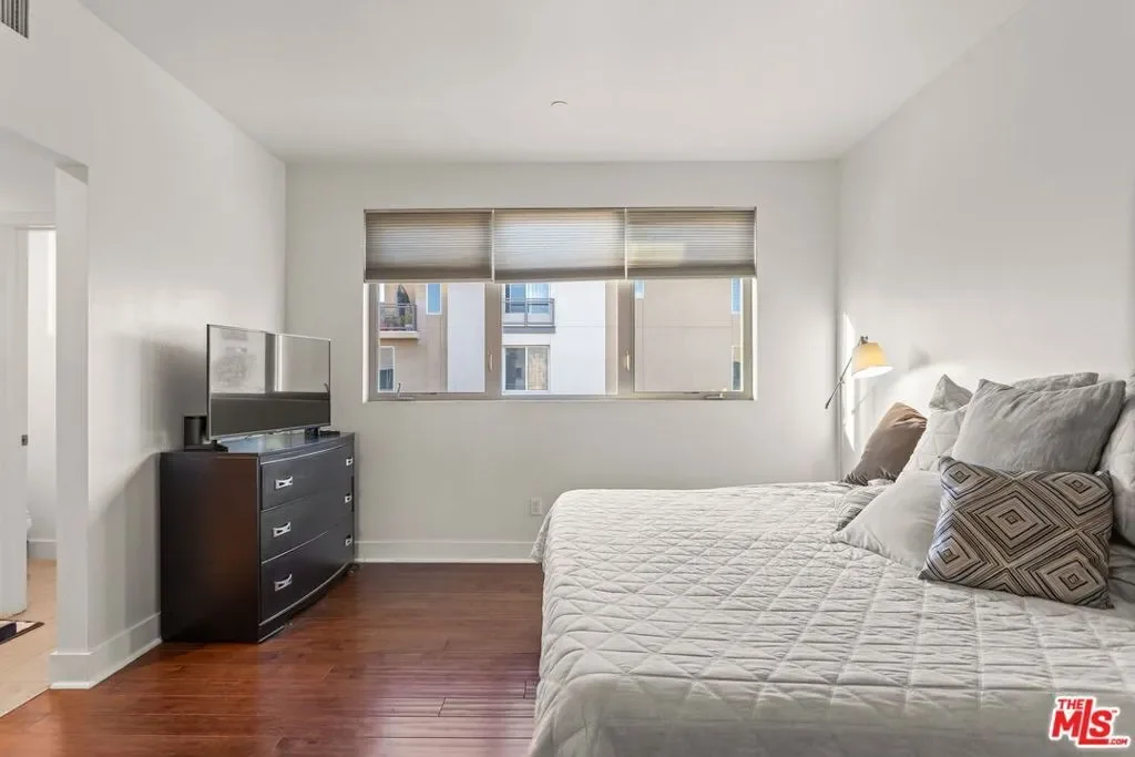 25 Delancy, Irvine, California, United States. - Photo 27