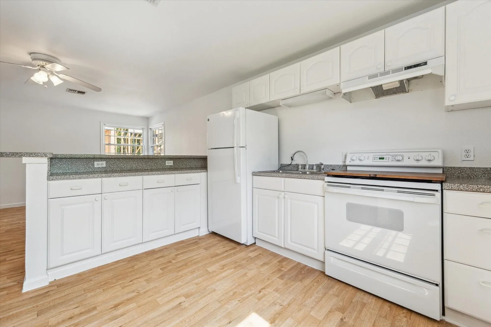 208 E 12th Street, Houston, Texas, United States. - Photo 26