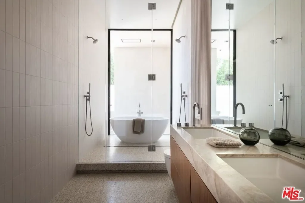 3748 Berry Drive, Los Angeles, California, United States. - Photo 12