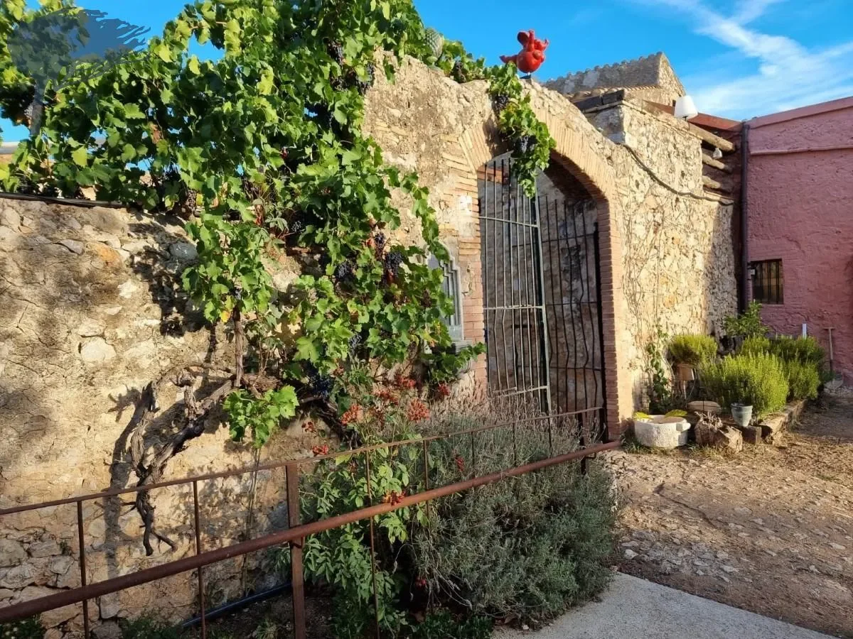 Exterior photo 3