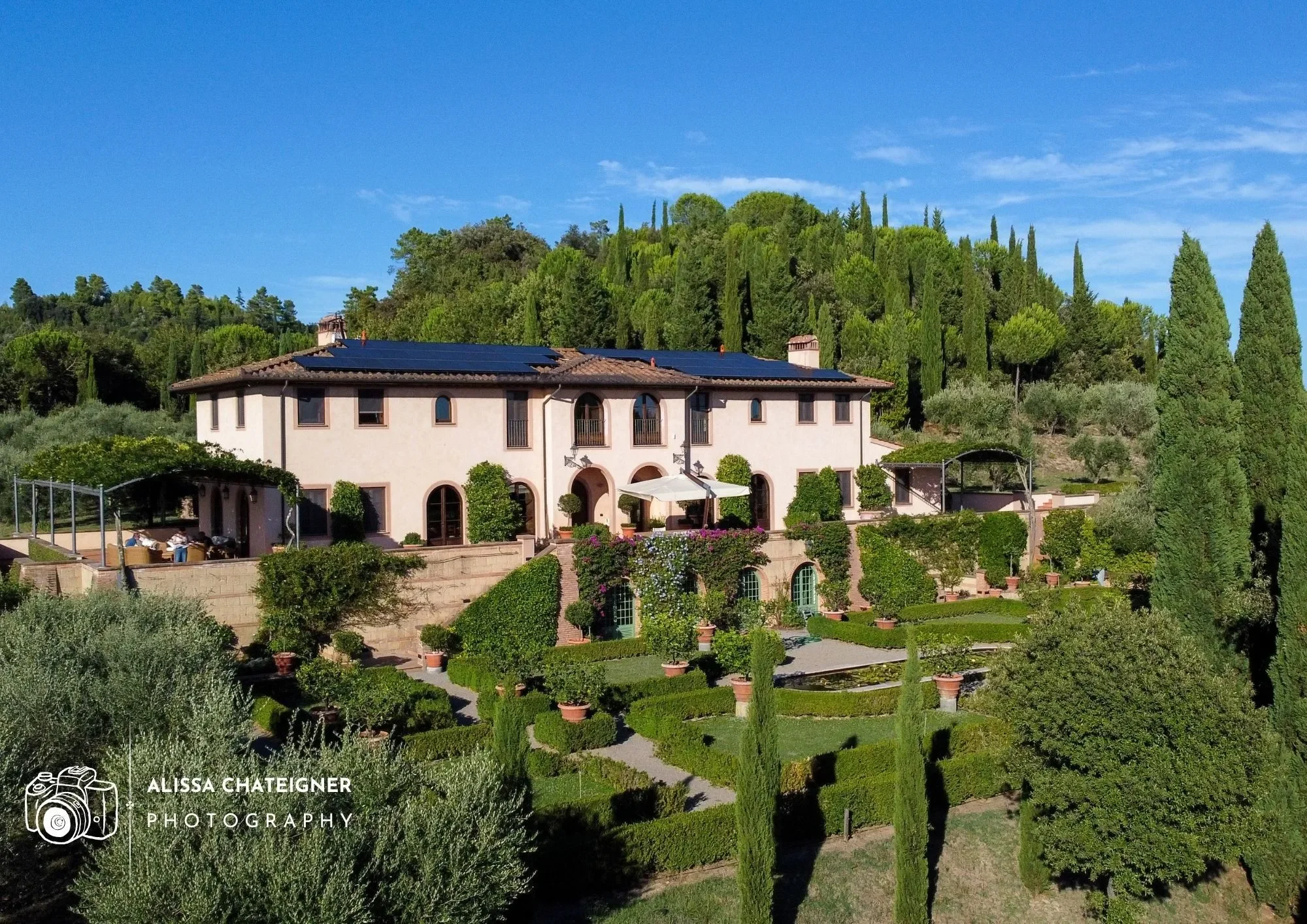 Exterior photo 2