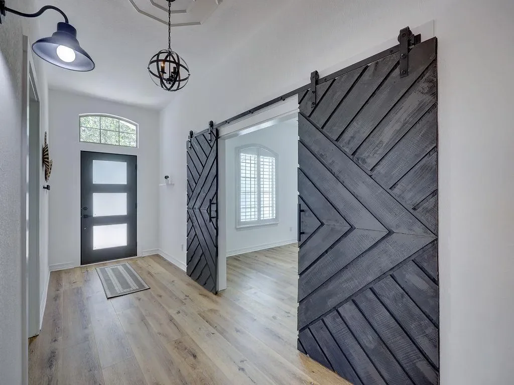 9902 Scenic Bluff DR, Austin, Texas, United States. - Photo 3
