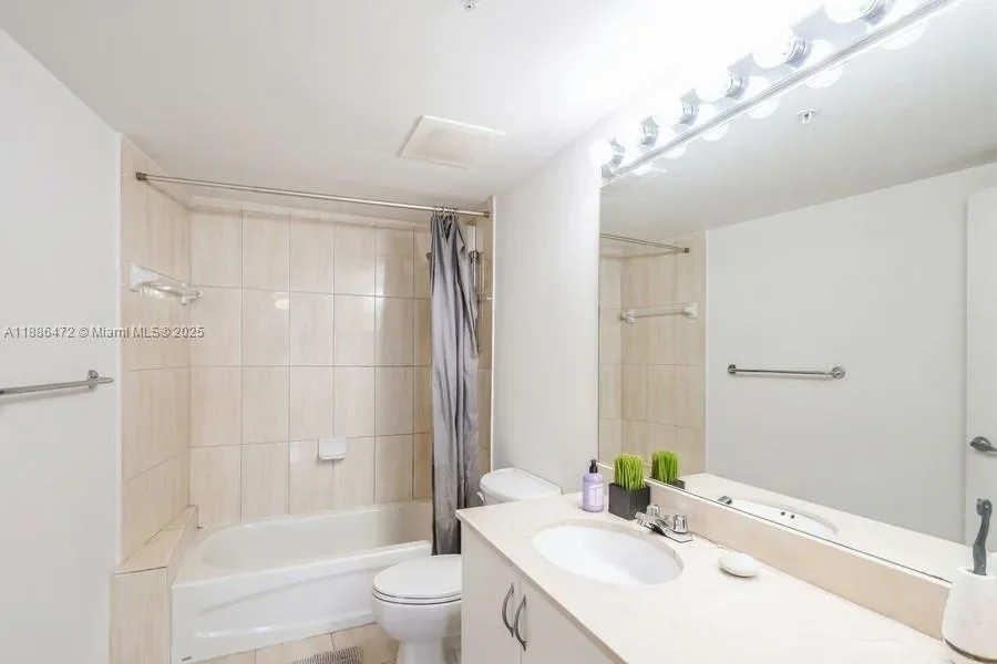 1750 N Bayshore Dr, Miami, Florida, United States. - Photo 1