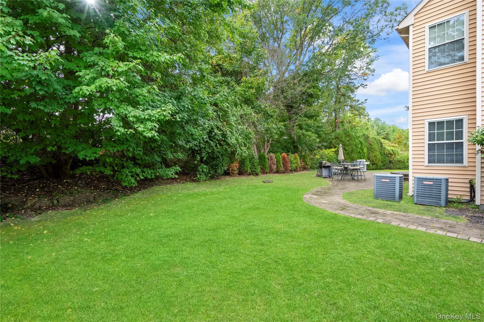 22 Southview Circle, Lake Grove, New York, United States. - Photo 28