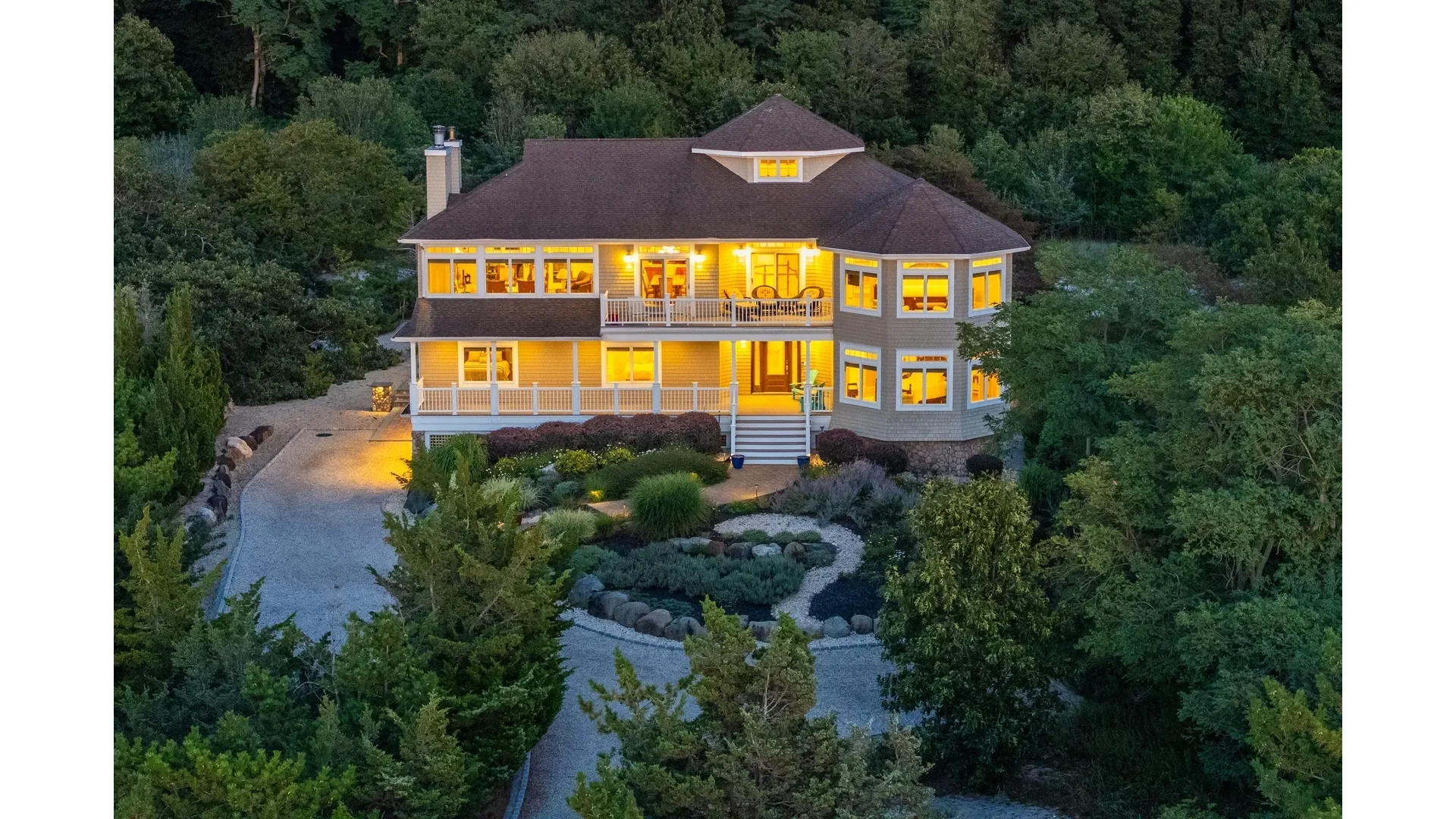 790 N Sea Drive, Southold, New York, United States. - Hero Image