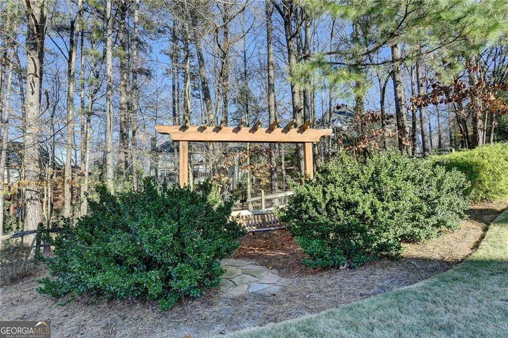Exterior photo 8