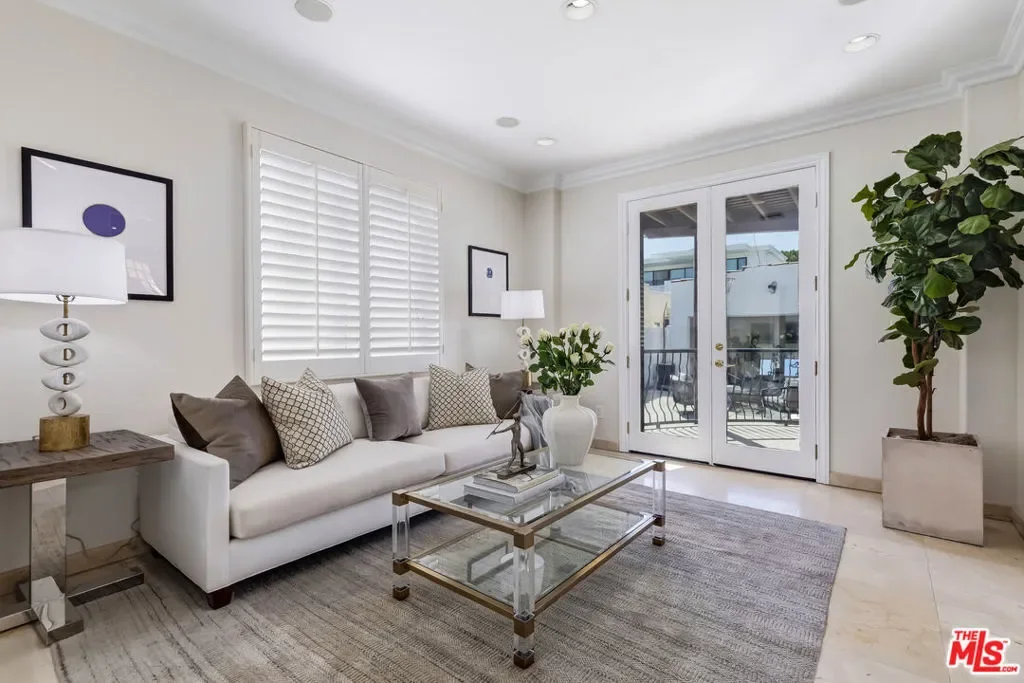 1471 S Crest Drive, Los Angeles, California, United States. - Photo 21