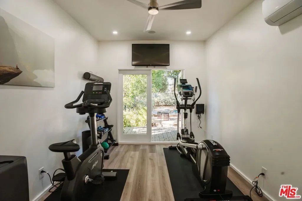 12510 Hortense Street, Los Angeles, California, United States. - Photo 24