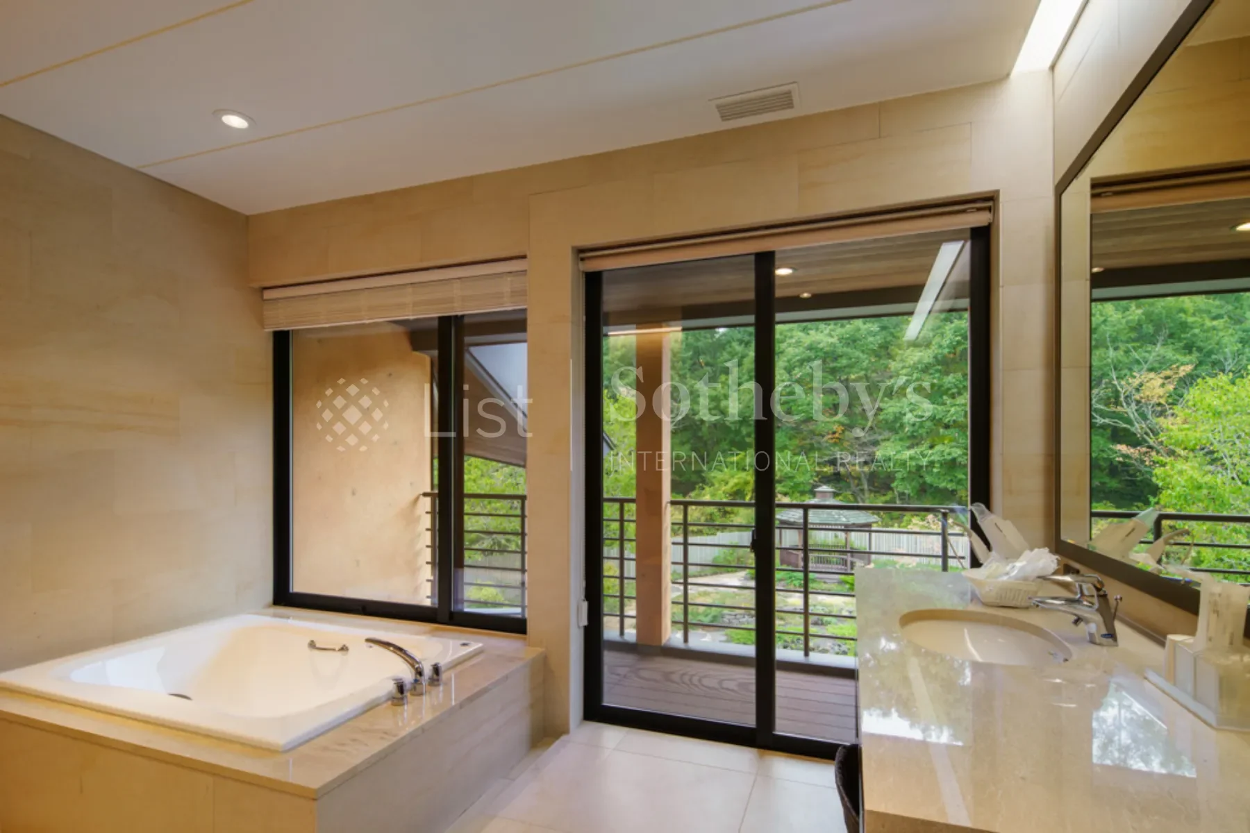 Gallery photo 3