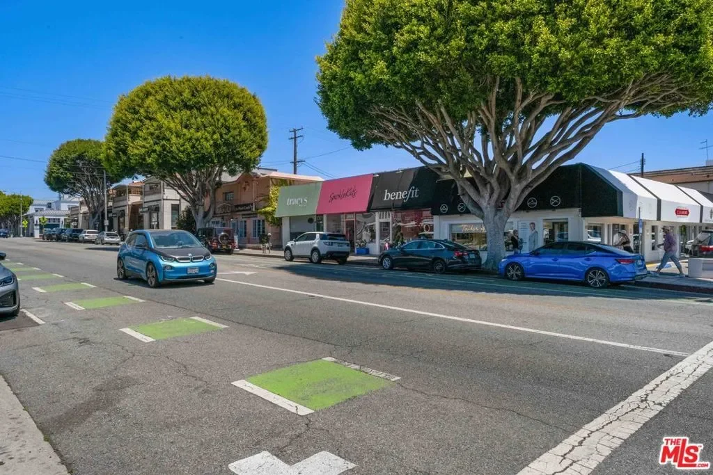 222 7th Street 301, Santa Monica, California, United States. - Photo 40