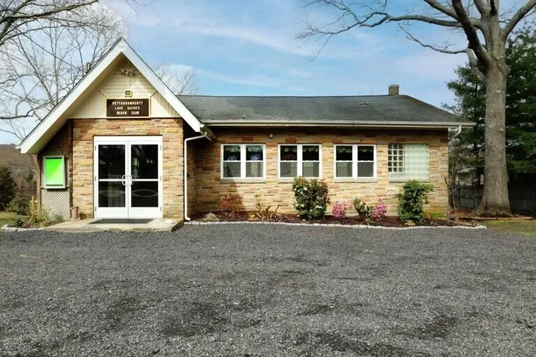 106 Pettaquamscutt Lake Road, South Kingstown, Rhode Island, United States. - Photo 18