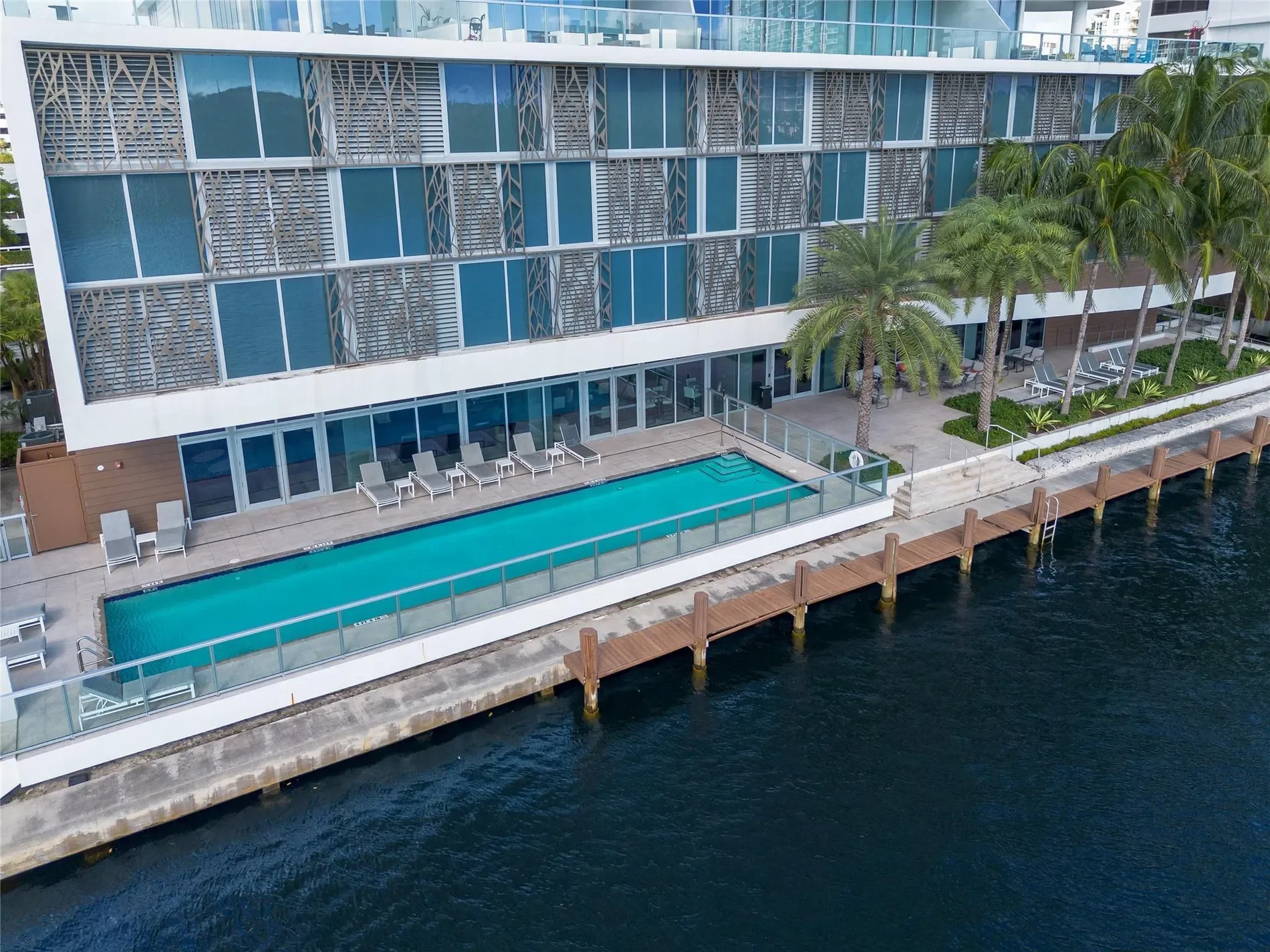 Exterior photo 10