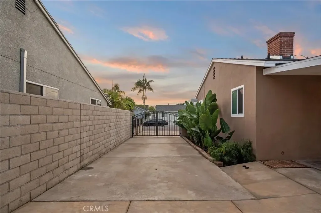 638 N Buttonwood, Orange, California, United States. - Photo 45