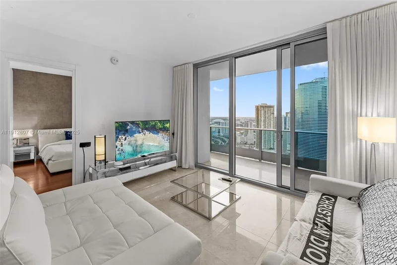 200 Biscayne Boulevard Way 4510, Miami, Florida, United States. - Photo 5