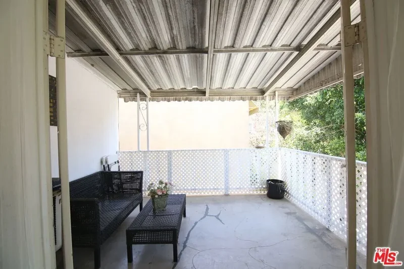 1028 N Hayworth Avenue, Los Angeles, California, United States. - Photo 4