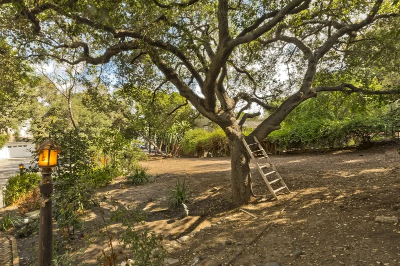 271 Beloit Avenue, Los Angeles, CA 90049, Los Angeles, California, United States. - Photo 46