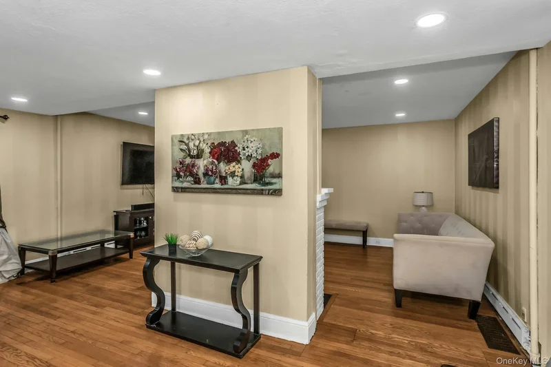 55 Willow Street, Garden City, New York, United States. - Photo 10