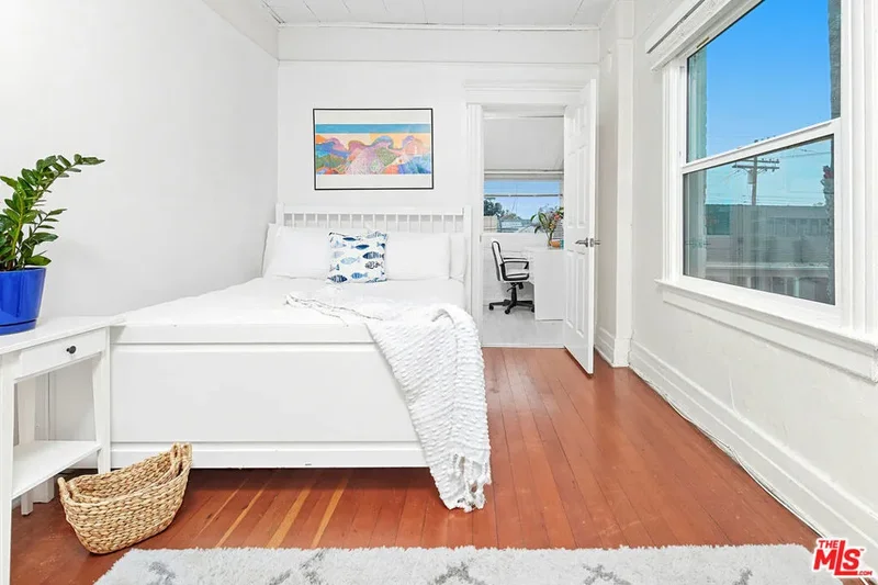 51 Sunset Avenue, Los Angeles, California, United States. - Photo 26