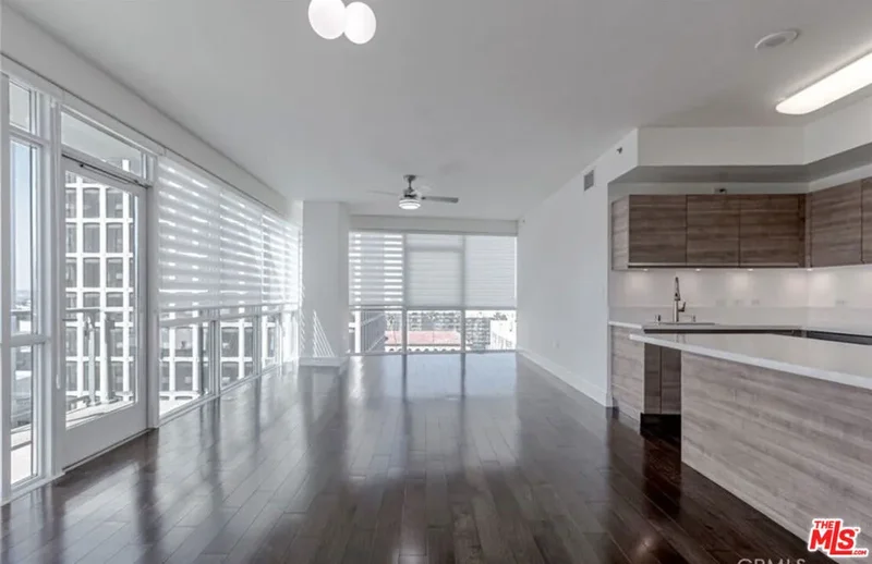 3785 Wilshire Boulevard 1001, Los Angeles, California, United States. - Photo 5