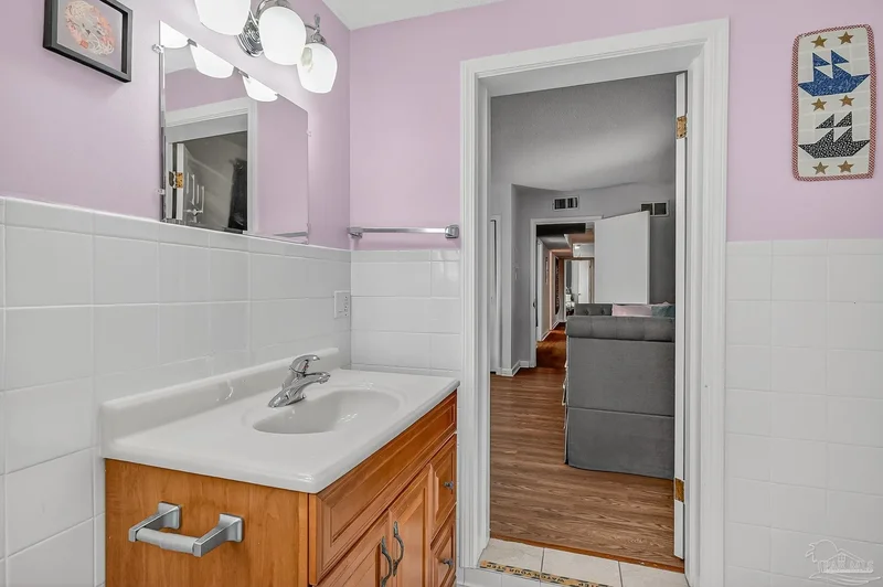 8 Manor Dr, Pensacola, FL 32507, Pensacola, Florida, United States. - Photo 16