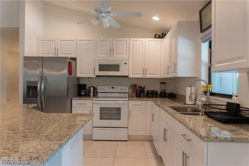 3318 SW 8th Place, Cape Coral, FL 33914, Cape Coral, Florida, United States. - Photo 11