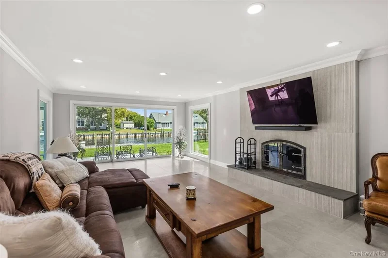 173 Tahlulah Lane, West Islip, New York, United States. - Photo 19