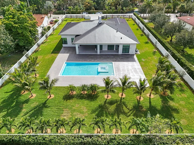 12025 SW 46th St, Miami, Florida, United States. - Photo 32