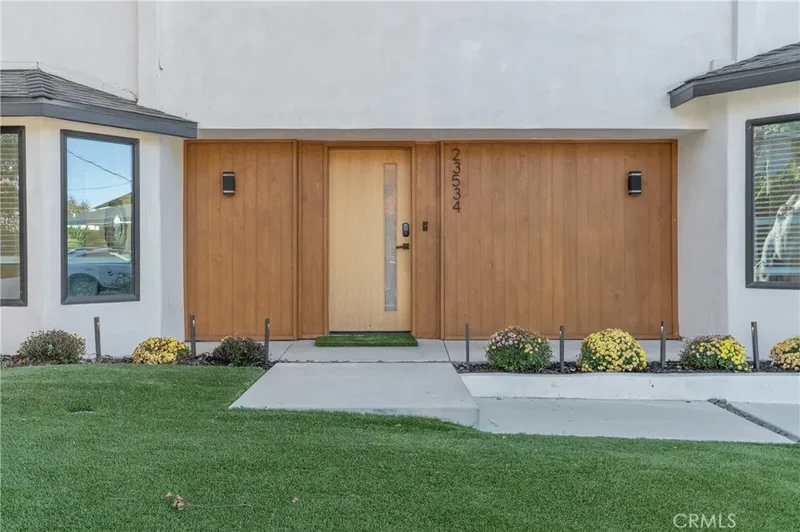 23534 Aetna St, Woodland Hills, CA 91367, Los Angeles, California, United States. - Photo 9