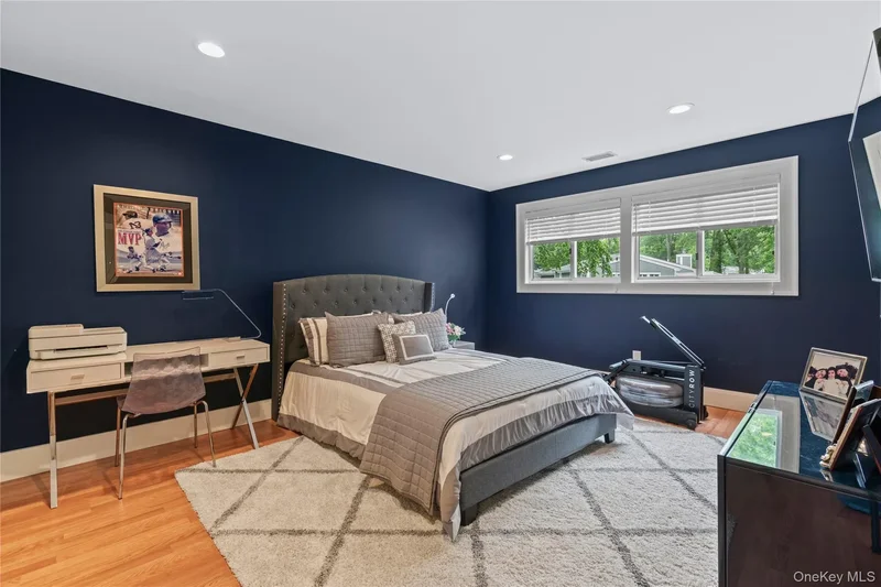 63 Sutton Place, Manhasset, New York, United States. - Photo 17