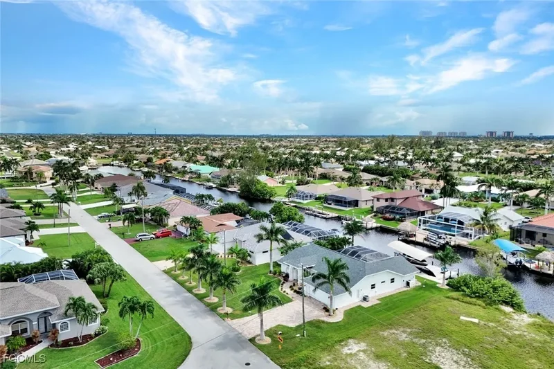 2310 SW 43rd Terrace, Cape Coral, FL 33914, Cape Coral, Florida, United States. - Photo 46
