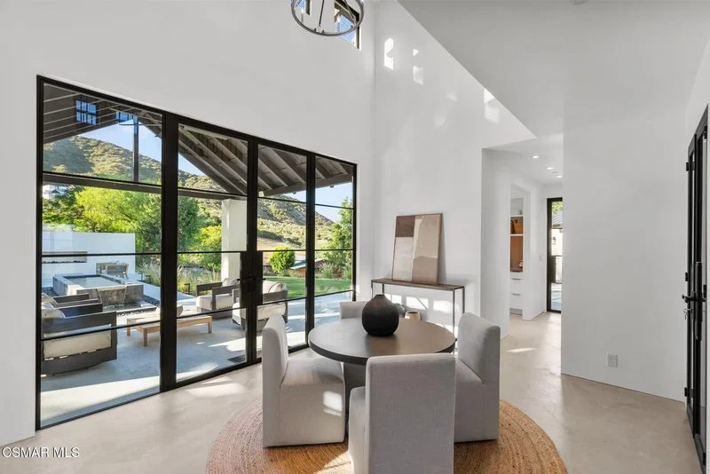 33235 Mulholland Highway, Malibu, CA 90265, Malibu, California, United States. - Photo 36