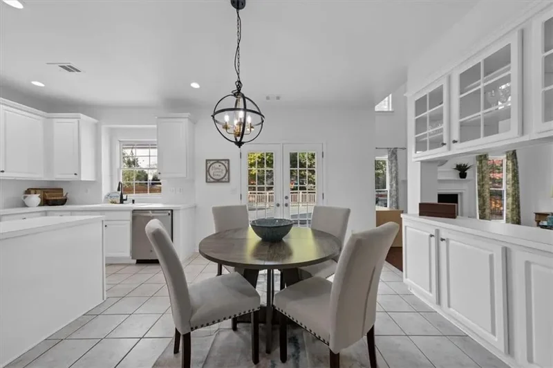 925 PEBBLESTONE Court, Alpharetta, Georgia, United States. - Photo 7