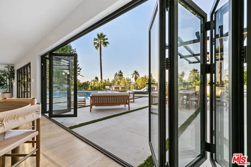 18101 Green Meadow Drive, Los Angeles, California, United States. - Photo 49