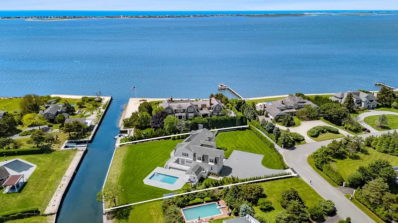 44 Club Ln, Remsenburg-Speonk, New York, United States. - Photo 32
