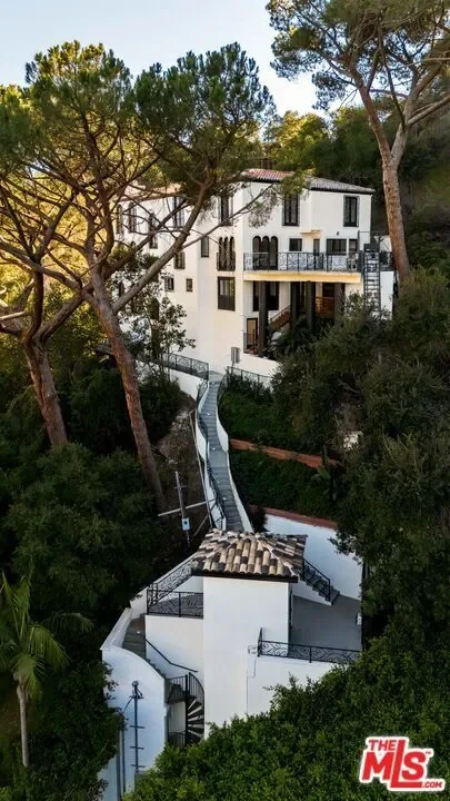 1301 N Beverly Drive, Beverly Hills, California, United States. - Photo 8