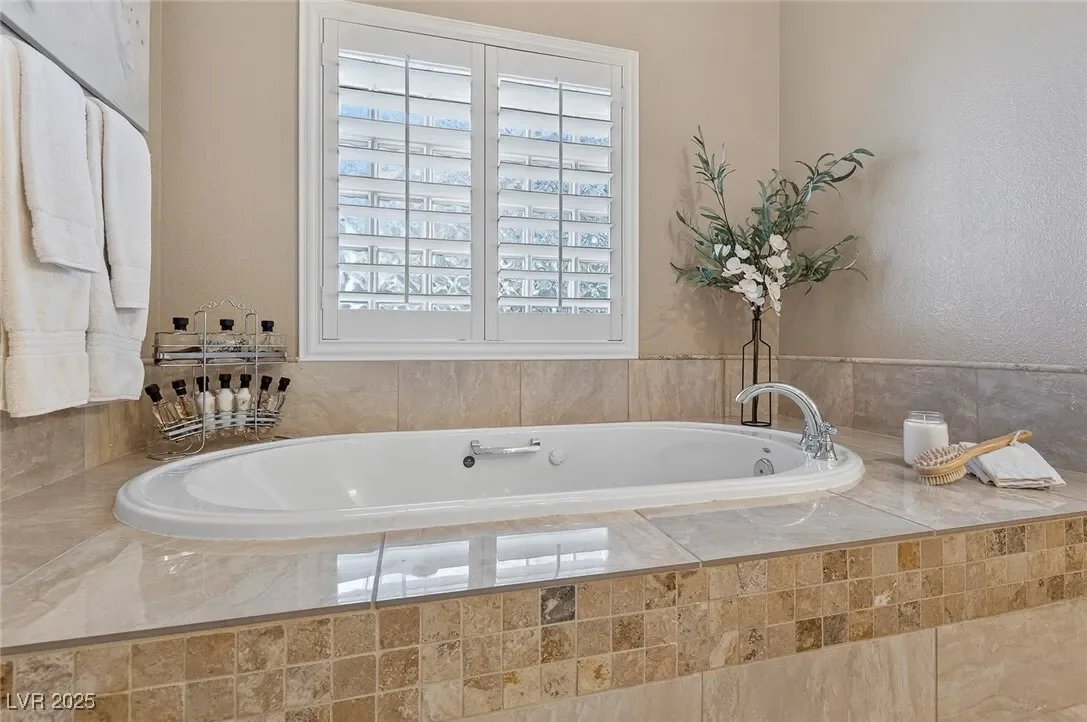 7631 Man O War Street, Las Vegas, Nevada, United States. - Photo 28