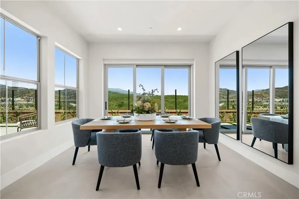 122 Mossvine, Irvine, California, United States. - Photo 12