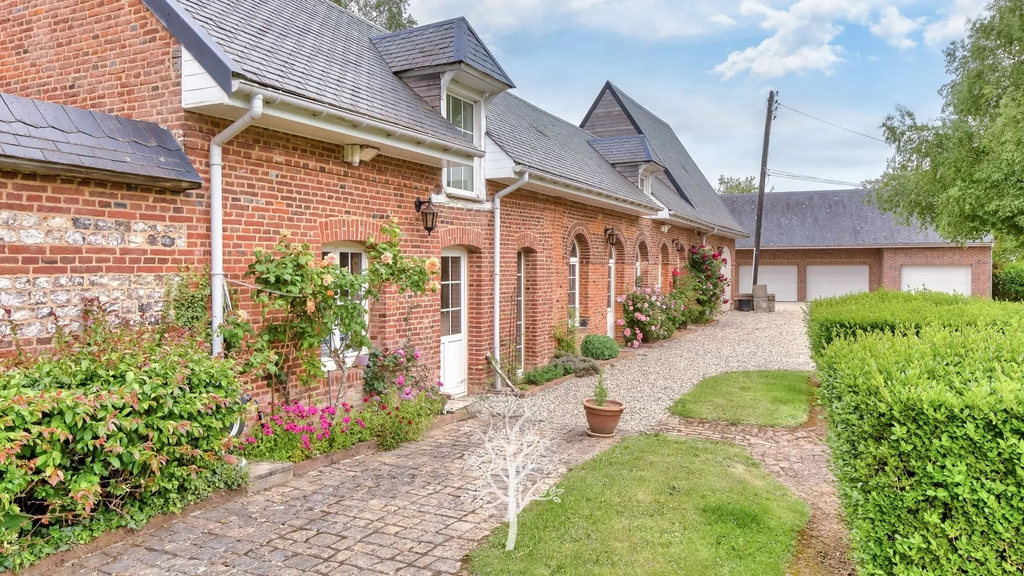Beautiful 18th Century Brick Residence in Saint-Jean