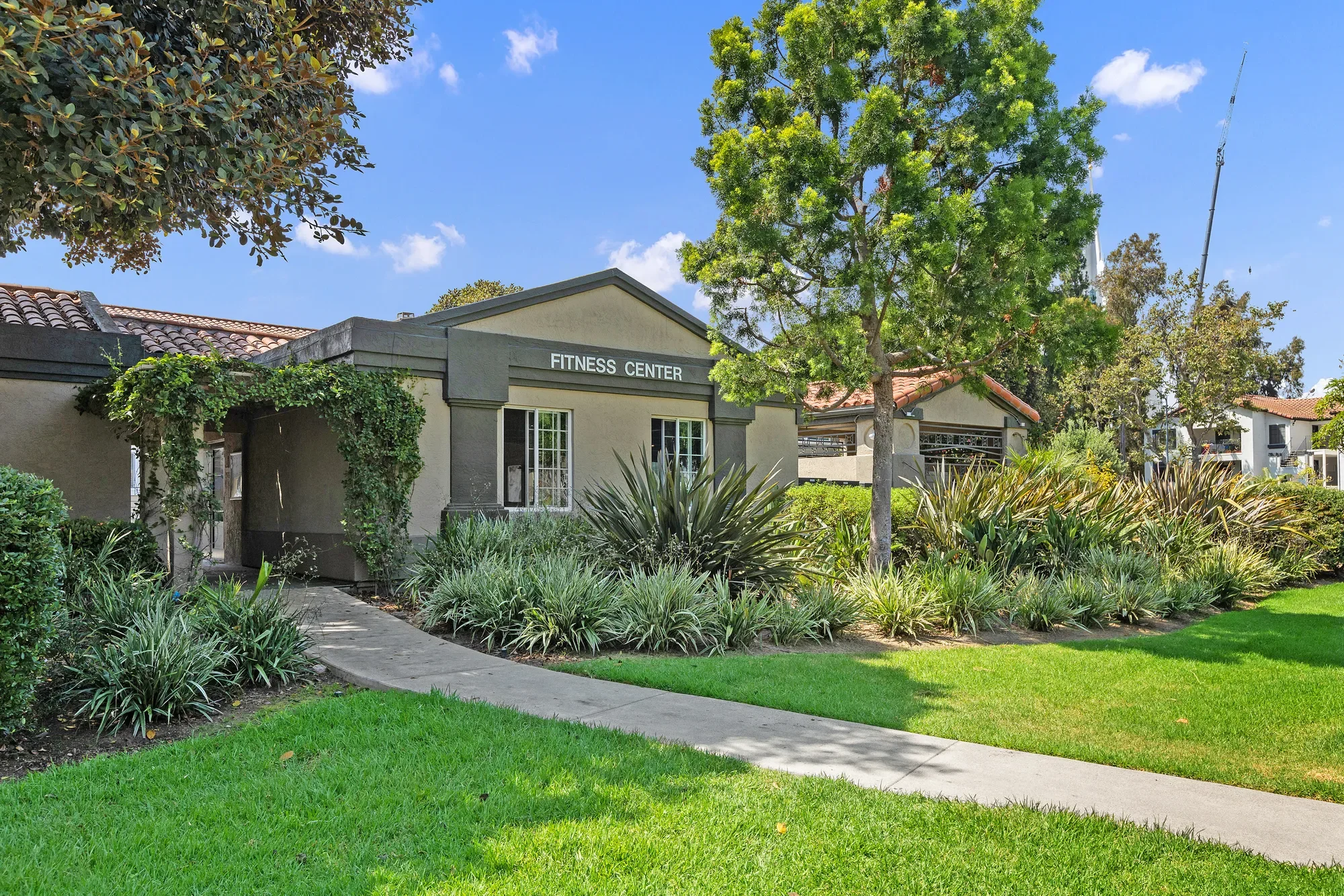 Exterior photo 10