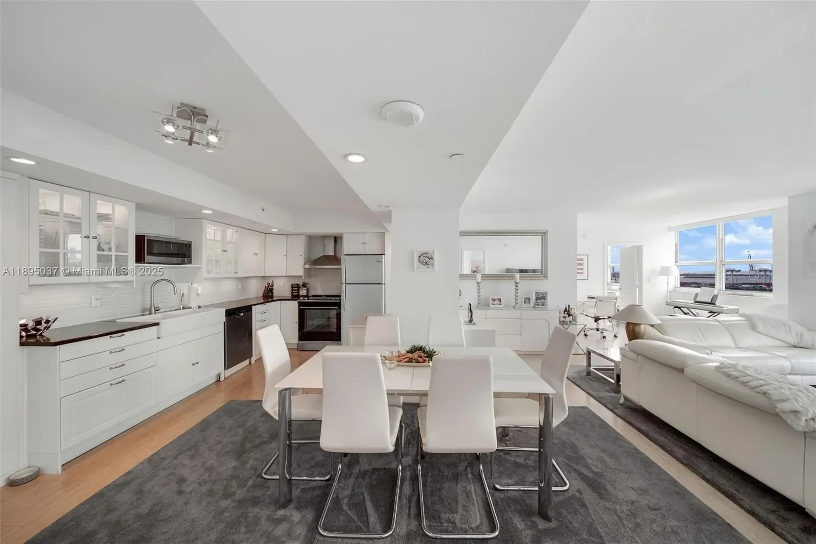 650 West Ave 2107, Miami Beach, Florida, United States. - Photo 10