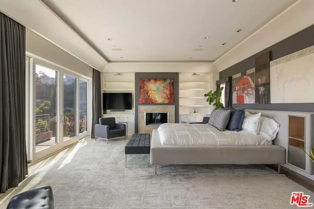 1573 Sunset Plaza Drive, Los Angeles, California, United States. - Photo 48