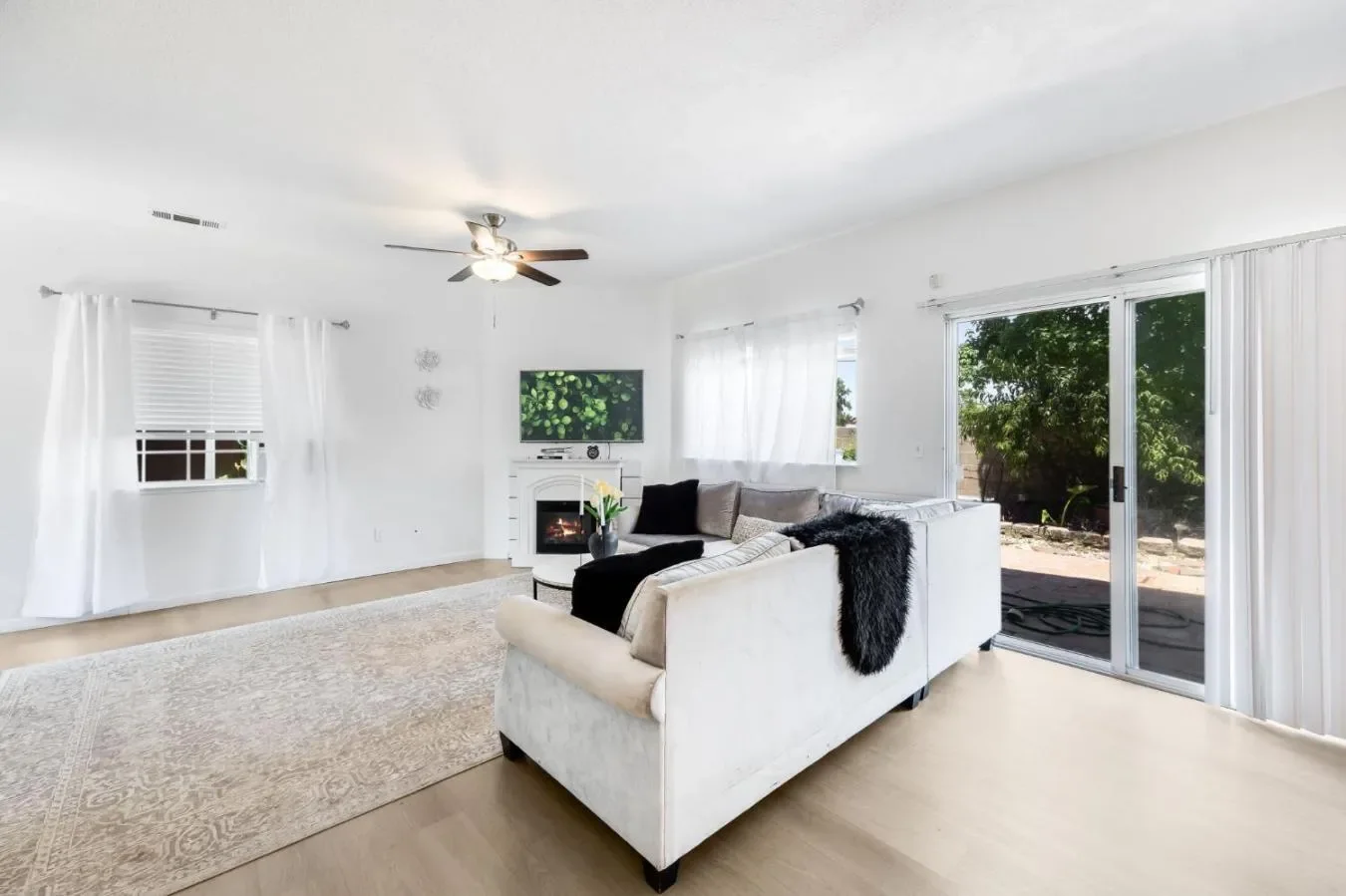 5045 N Laguna Drive, Elk Grove, California, United States. - Photo 17