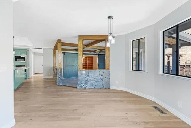 Gallery photo 12
