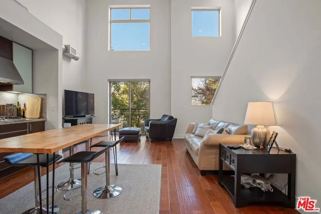 25 Delancy, Irvine, California, United States. - Photo 30