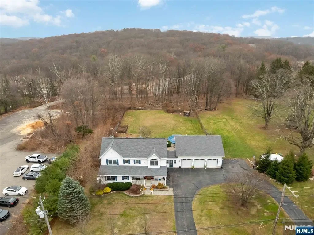 1432 Macopin Road, West Milford, NJ 07480, West Milford, New Jersey, United States. - Photo 37