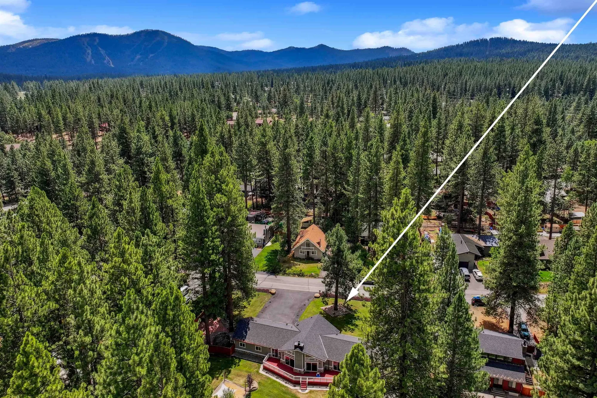 10228 Jeffery Pine Road, Truckee, California, United States. - Photo 6