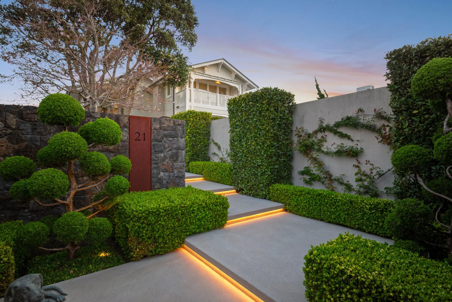 Exterior photo 3